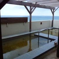 温浴施設の露天風呂です。