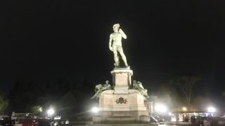 ダビデ像が沢山