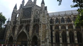 イヤホン解説でじっくり巡る