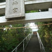 神社参道入口と境内にギャップ。ここ大黒天像鎮座