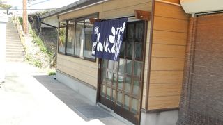 島で創業４０年の手打ち饂飩屋さんです。