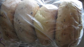 ベーグルも売っています