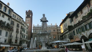 ライオン像が素敵