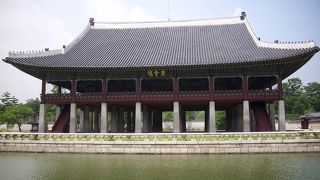 浮島に接待場所が・・・