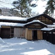 岩橋家 --- 「角館・武家屋敷通り」にある武家屋敷のひとつです。映画「たそがれ清兵衛」のロケにも使われました。