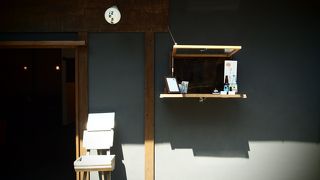 渋い佇まいの江ノ島カフェ。