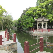 水路が一周しています。