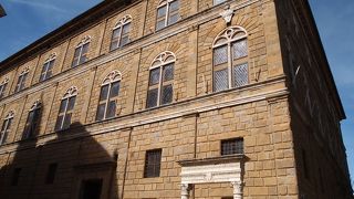 ピウス２世の邸宅として建てられた