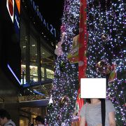 アソーク駅直結で便利