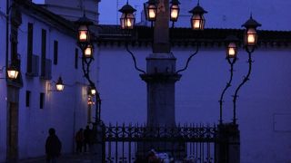 静かな光に癒される夜景スポット