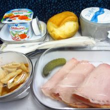 ヌメア〜成田　到着前機内食
