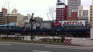 お手軽に市場の雰囲気を味わえる