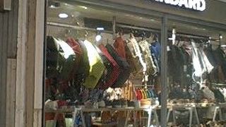 自然繊維が多いセレクトショップ！