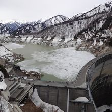 黒部ダムの展望台より