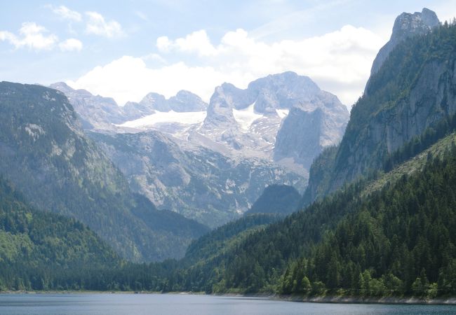 ハルシュタットから近い自然あふれる絶景の山と湖