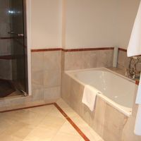 広々としたバスルーム