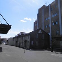 古いレンガ倉庫