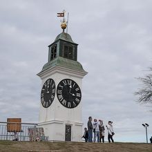 有名な時計台！針が逆　12時17分