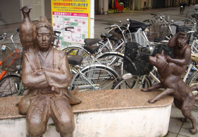高岡大和前。駅から大仏に向かう途中。「ももたろう」