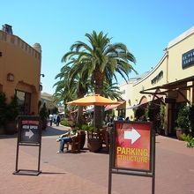 青い空の下、歩くのも楽しいです