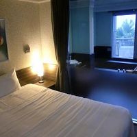 風呂が窓側です。