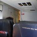 アメリカン航空の国内線、ファーストクラス席です。席は、普通のシートピッチよりも多少、広い程度のシートでした。
