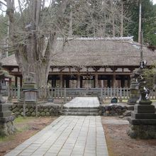  国の重要文化財に指定されている熊野神社長床（くまのじんじゃ