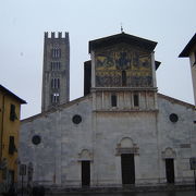 ロマネスク様式の教会