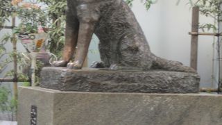 昔から渋谷駅にある犬の銅像