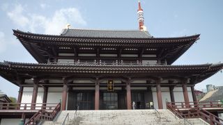 春の増上寺