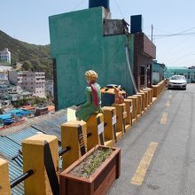 道の途中にこのような像にも会えます。