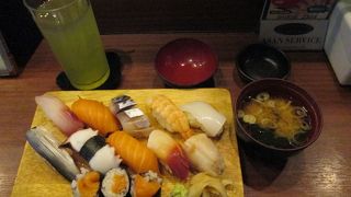 週末限定のお寿司の握りセット