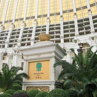 お城のような外観