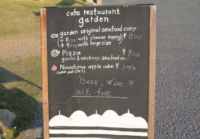 本村港cafeガーデン　和室でくつろいだ食事が楽しめます。