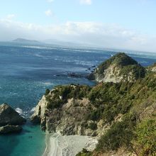 駐車場からは灯台は殆ど見えません。