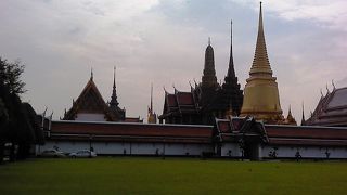 黄金で飾られた王宮