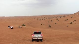 砂漠を駆け抜けます