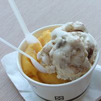 ロビーで販売していたアイス　マンゴ美味い