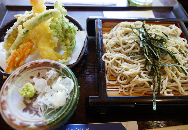 塩船観音寺門前に建つ手打ちのお蕎麦屋さん「そば処　もとはし」さん