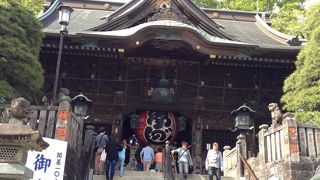 大本堂までに通る門