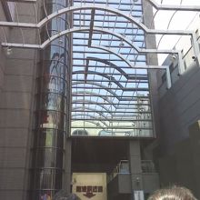 ジュンク堂中のエレベーターで上に上がります。