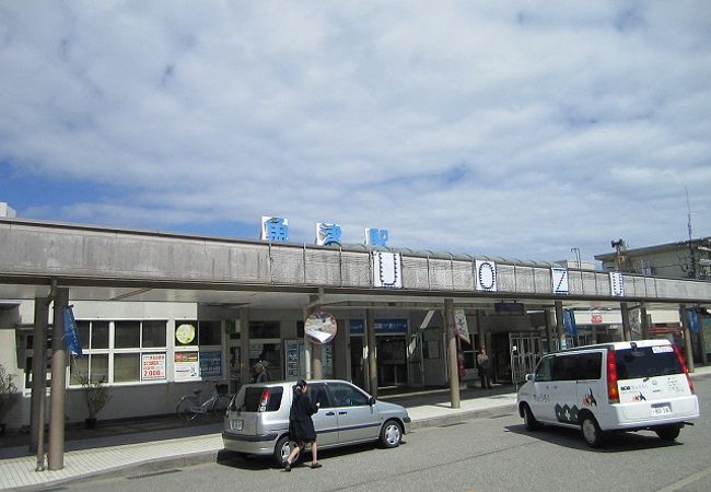 小振りですけどわりと便利な駅です