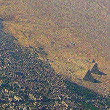 運がよければ、カイロ空港離陸後にも見えます。