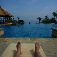 プールは豪華で気持ちいい