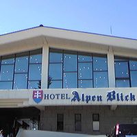 ゲレンデ前です