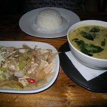 料理については特筆することなし。味はいいんだけど具が少なかな