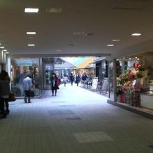 南口側からの入り口付近