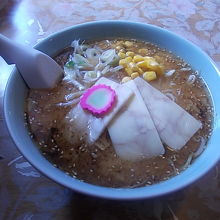 定番メニューの「チーズラーメン」