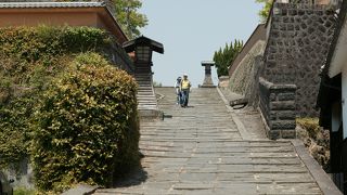 こちらの坂も武家屋敷に通じていました