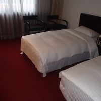 スーツケースを広げるスペースはじゅうぶん取れます。